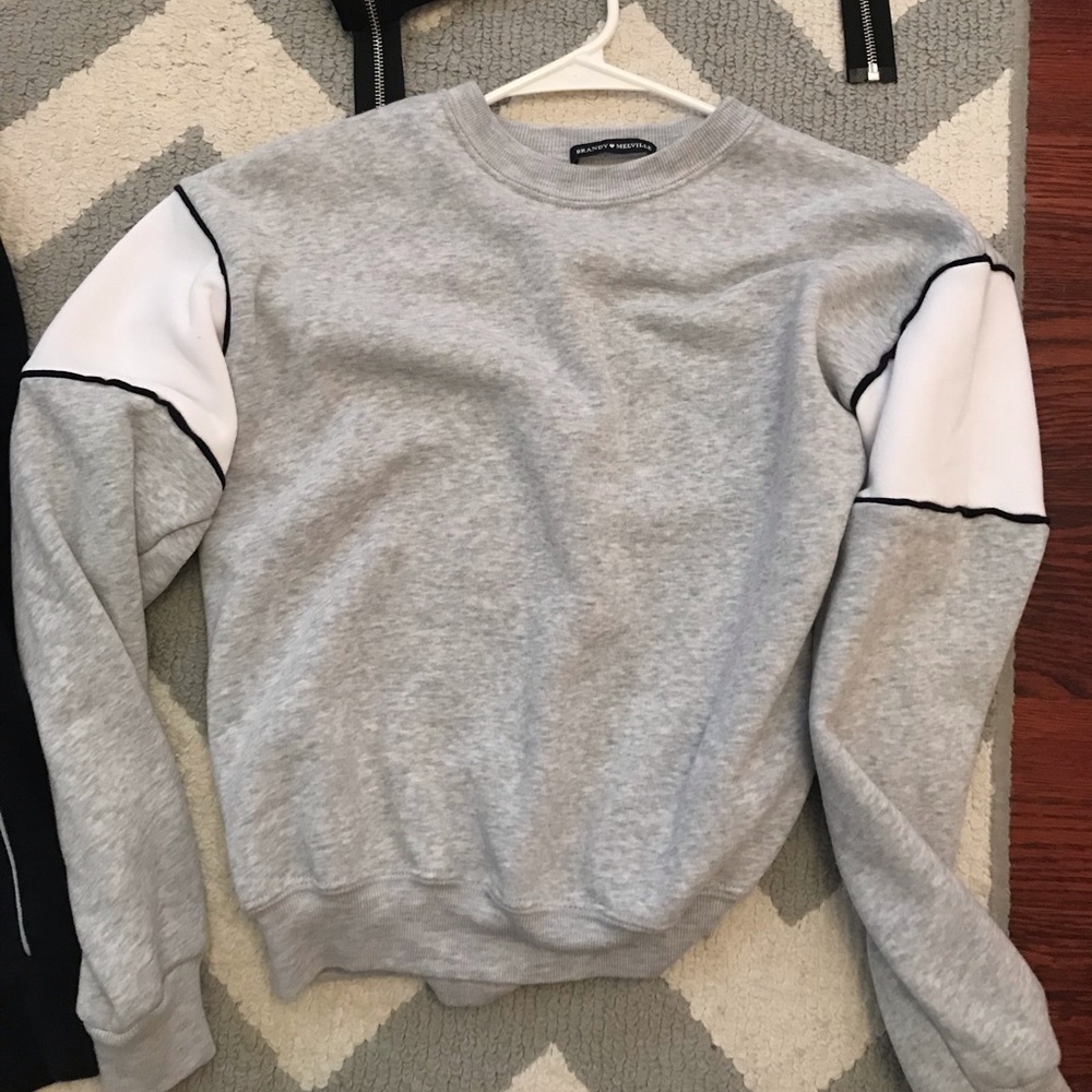 Sweatshirt
